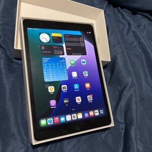 iPad 9th Generation WiFi 64 GB in Silver